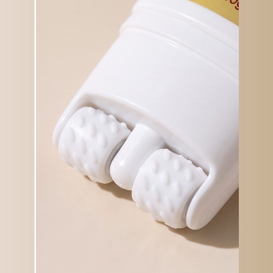 Close-up of the twin rolling applicator heads